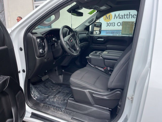 Additional photo of vehicle.