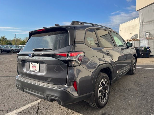 Additional photo of vehicle.