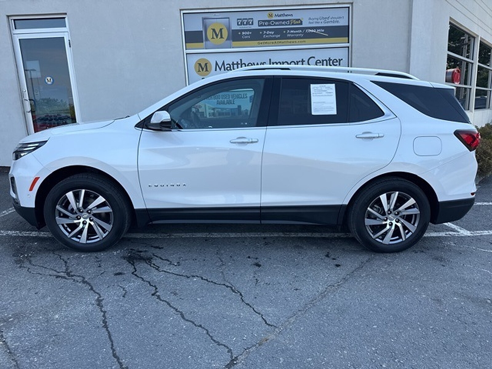 2022 Chevrolet Equinox Premier photo 2