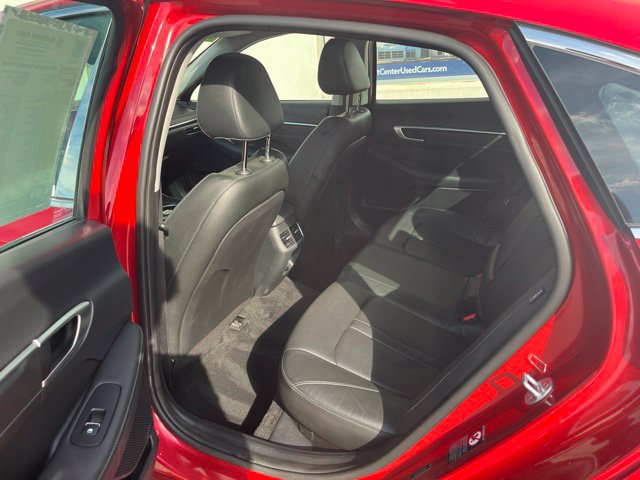 Additional photo of vehicle.