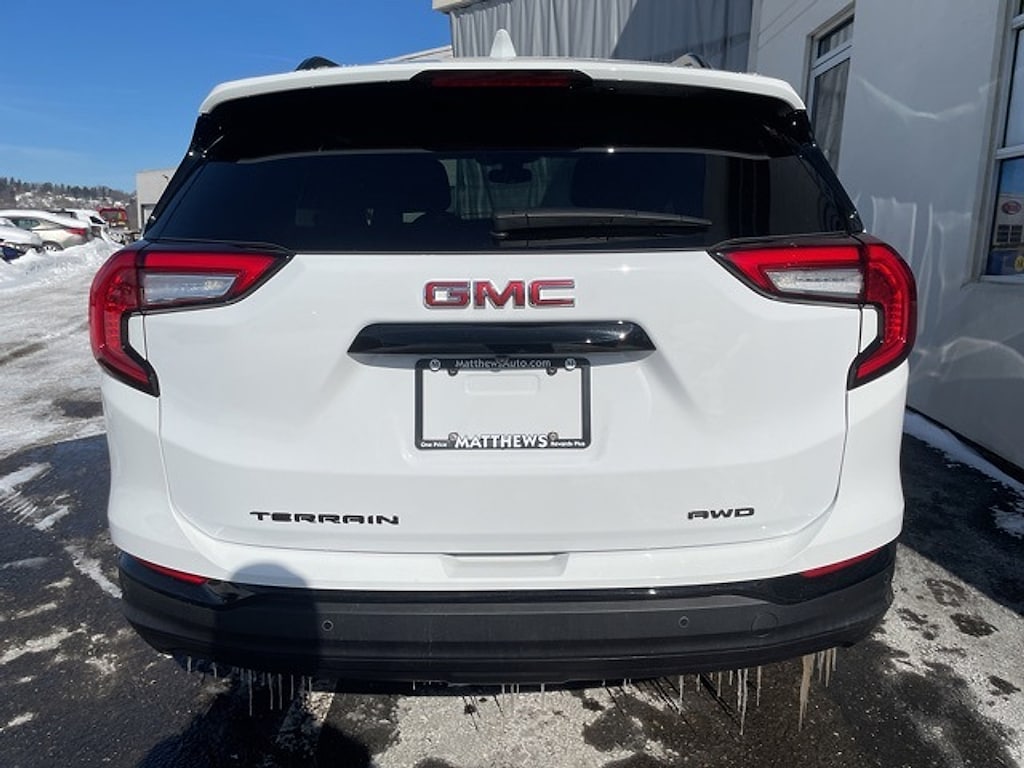 Used 2024 GMC Terrain SLE SUV