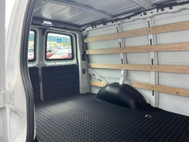 Additional photo of vehicle.