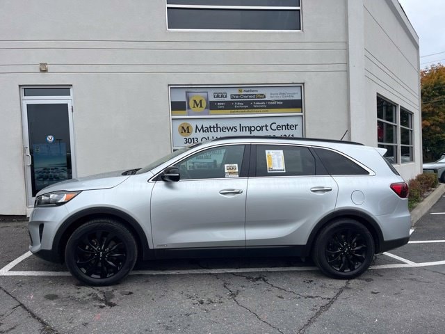 Additional photo of vehicle.