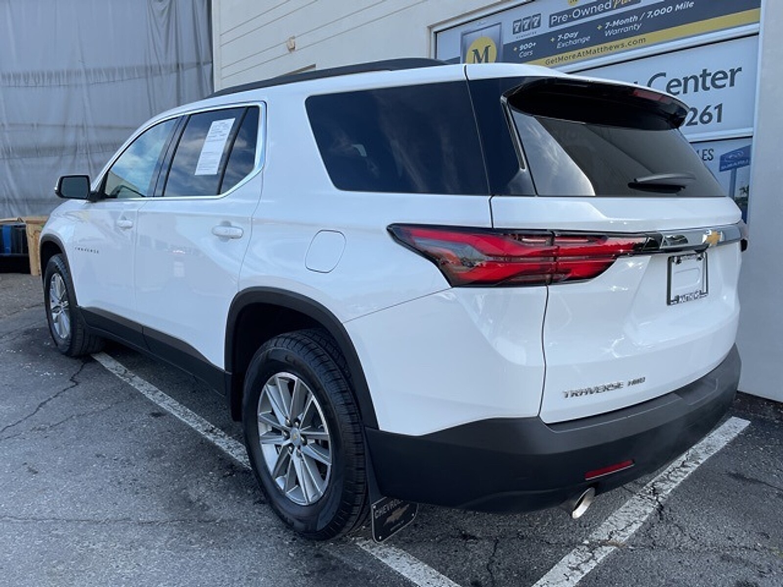 2023 Chevrolet Traverse Cloth 1LT photo 3