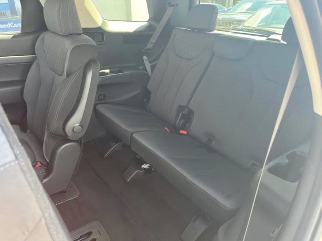 Additional photo of vehicle.