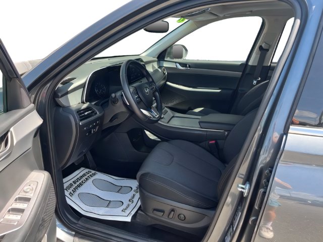 Additional photo of vehicle.