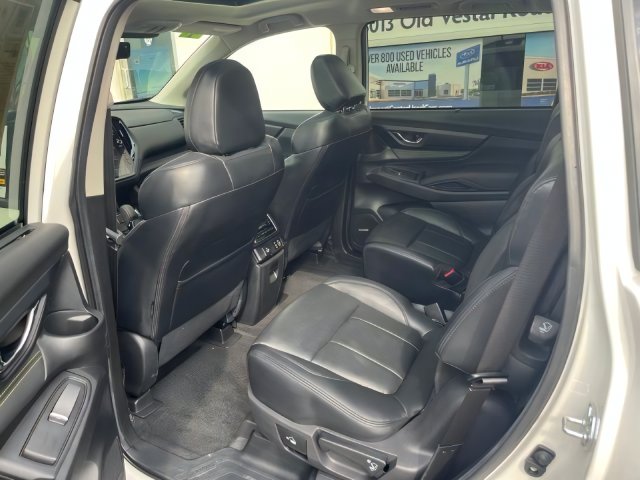 Additional photo of vehicle.