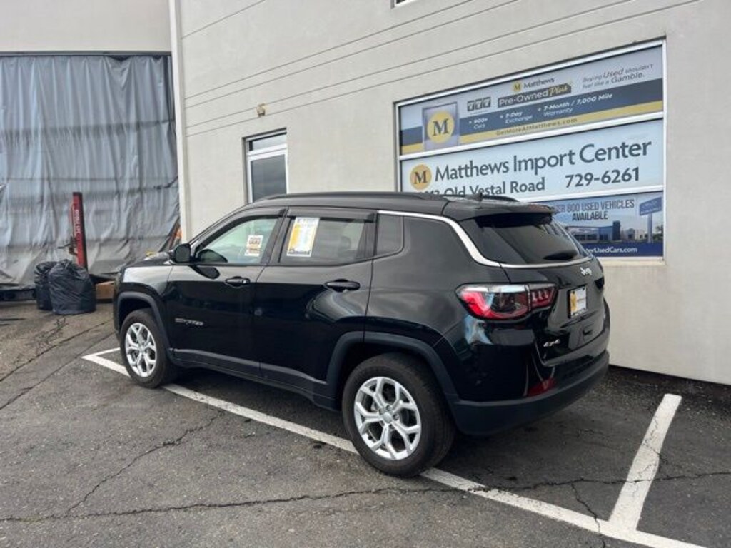 Used 2024 Jeep Compass Latitude SUV