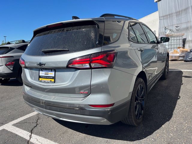 Additional photo of vehicle.