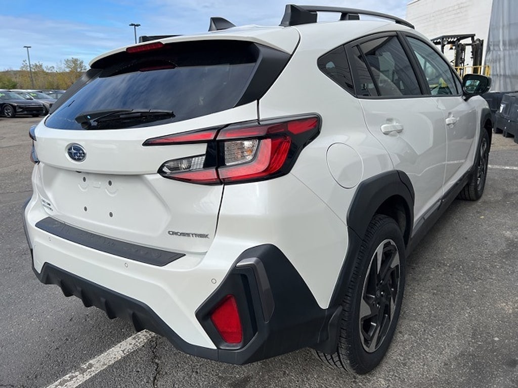2024 Subaru Crosstrek Limited photo 2