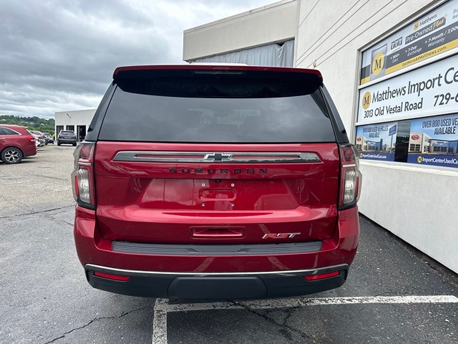 2022 Chevrolet Suburban RST photo 2