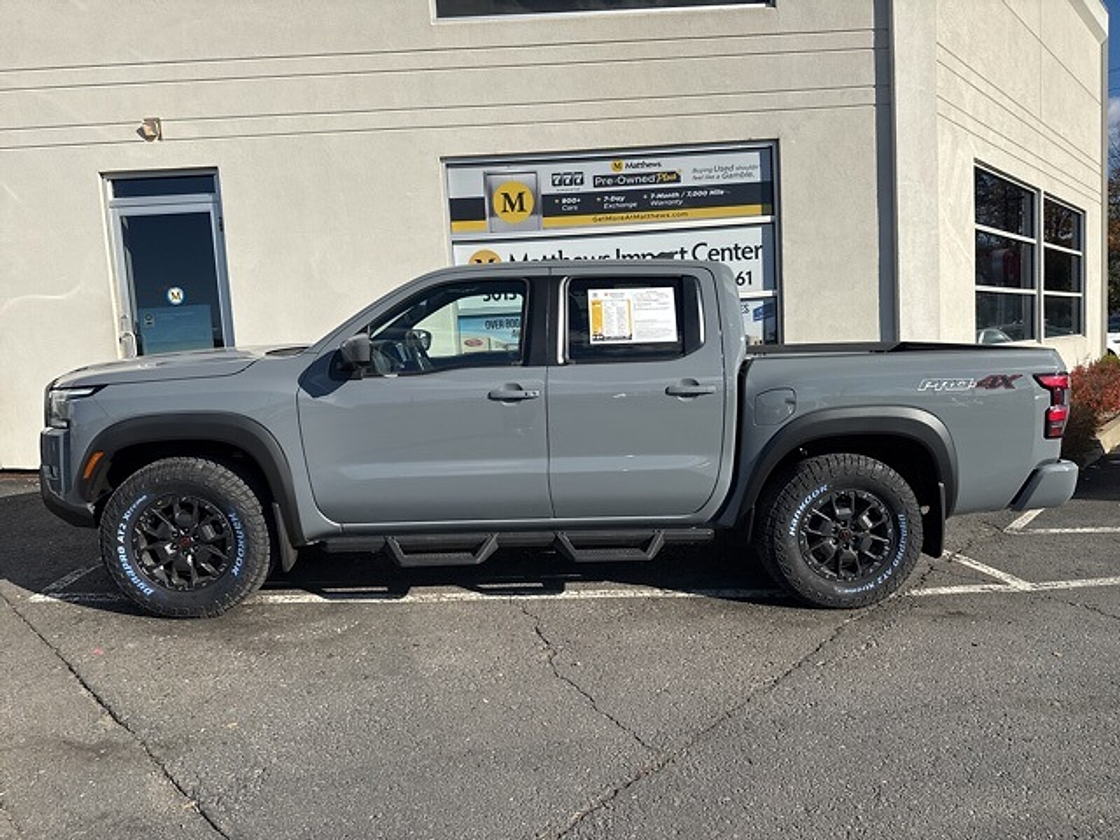 2023 Nissan Frontier PRO-4X photo 2