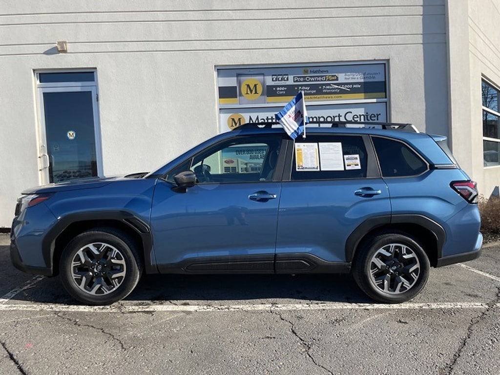 2025 Subaru Forester Premium photo 2