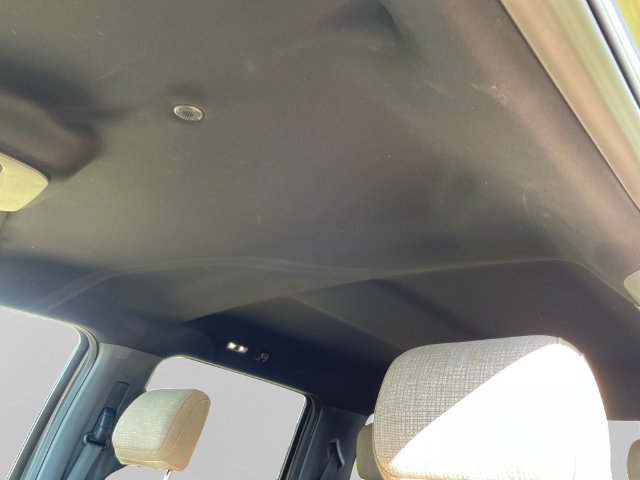 Additional photo of vehicle.