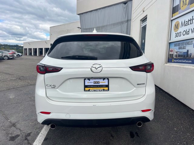 Additional photo of vehicle.