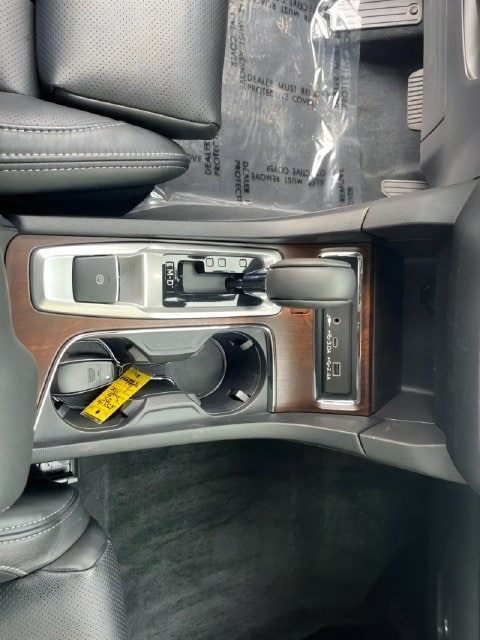 Additional photo of vehicle.