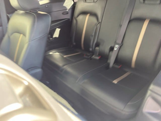 Additional photo of vehicle.
