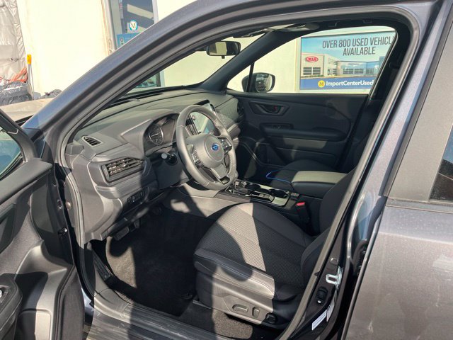 Additional photo of vehicle.