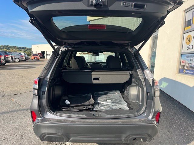 Additional photo of vehicle.