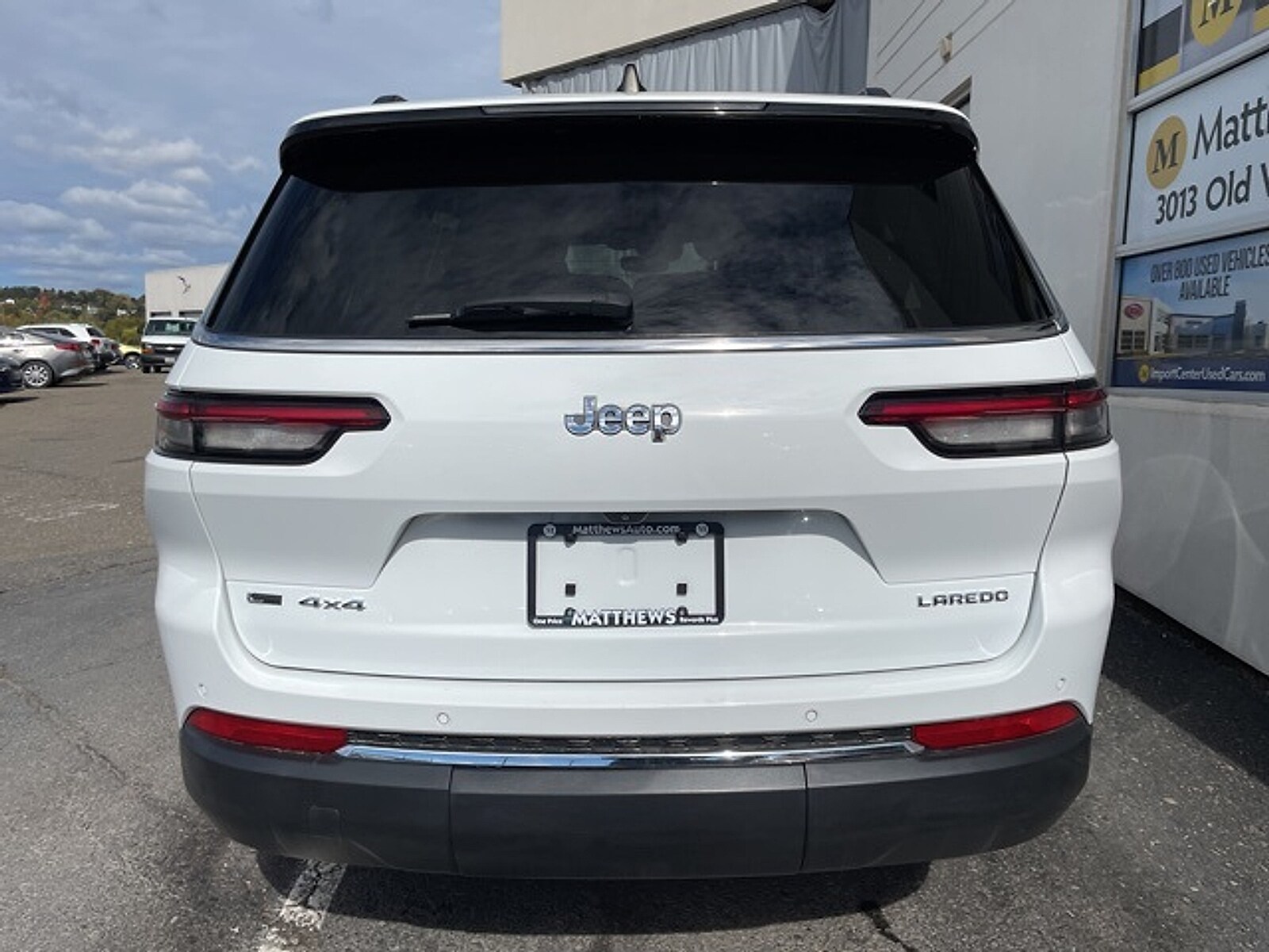 2023 Jeep Grand Cherokee Laredo photo 4