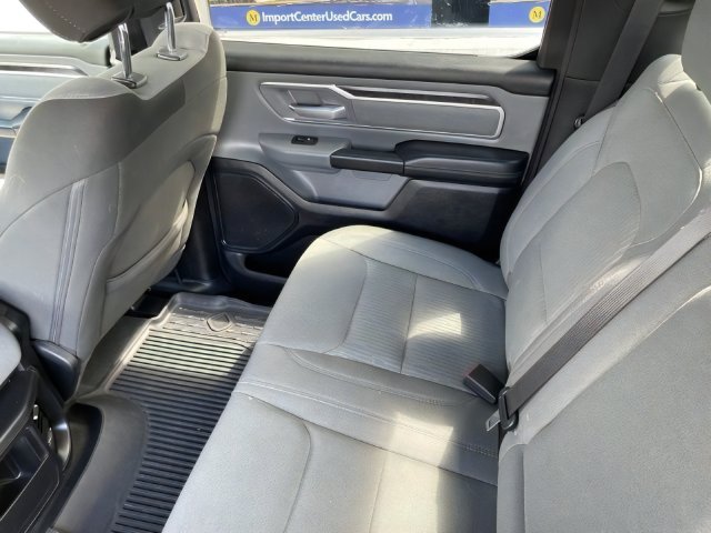 Additional photo of vehicle.