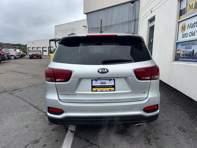 Additional photo of vehicle.