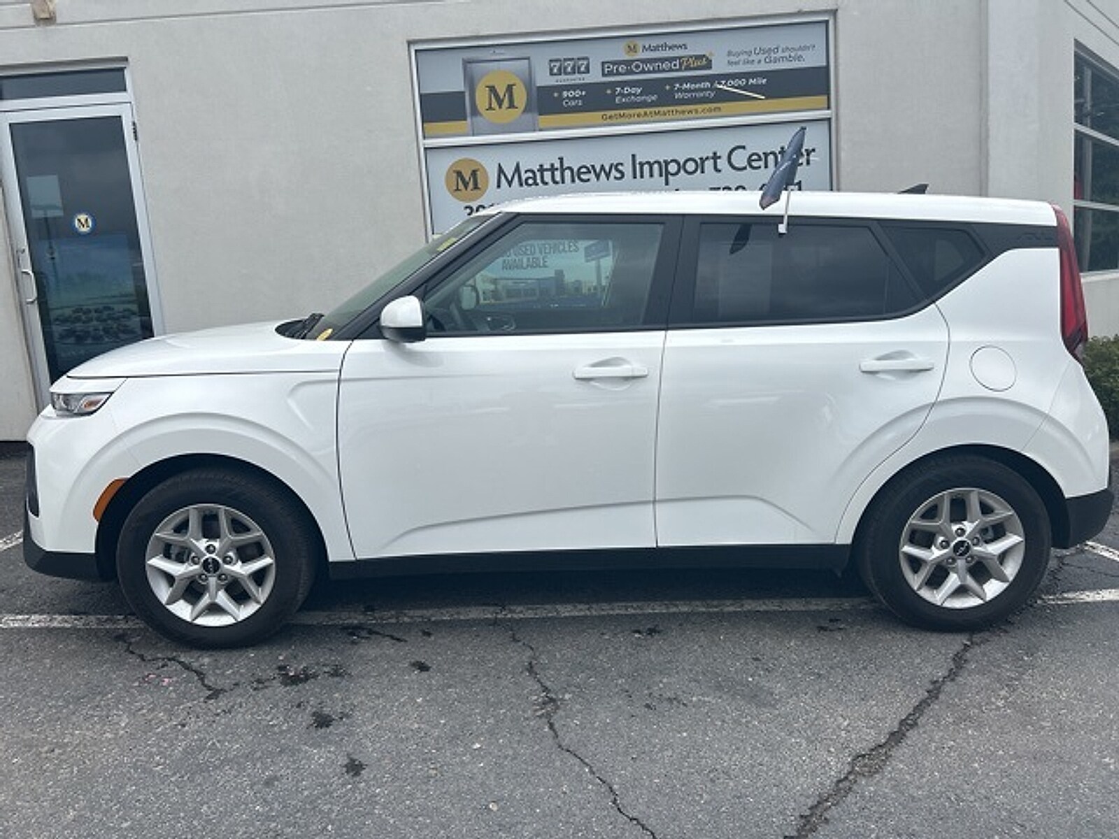 2022 Kia Soul LX photo 2