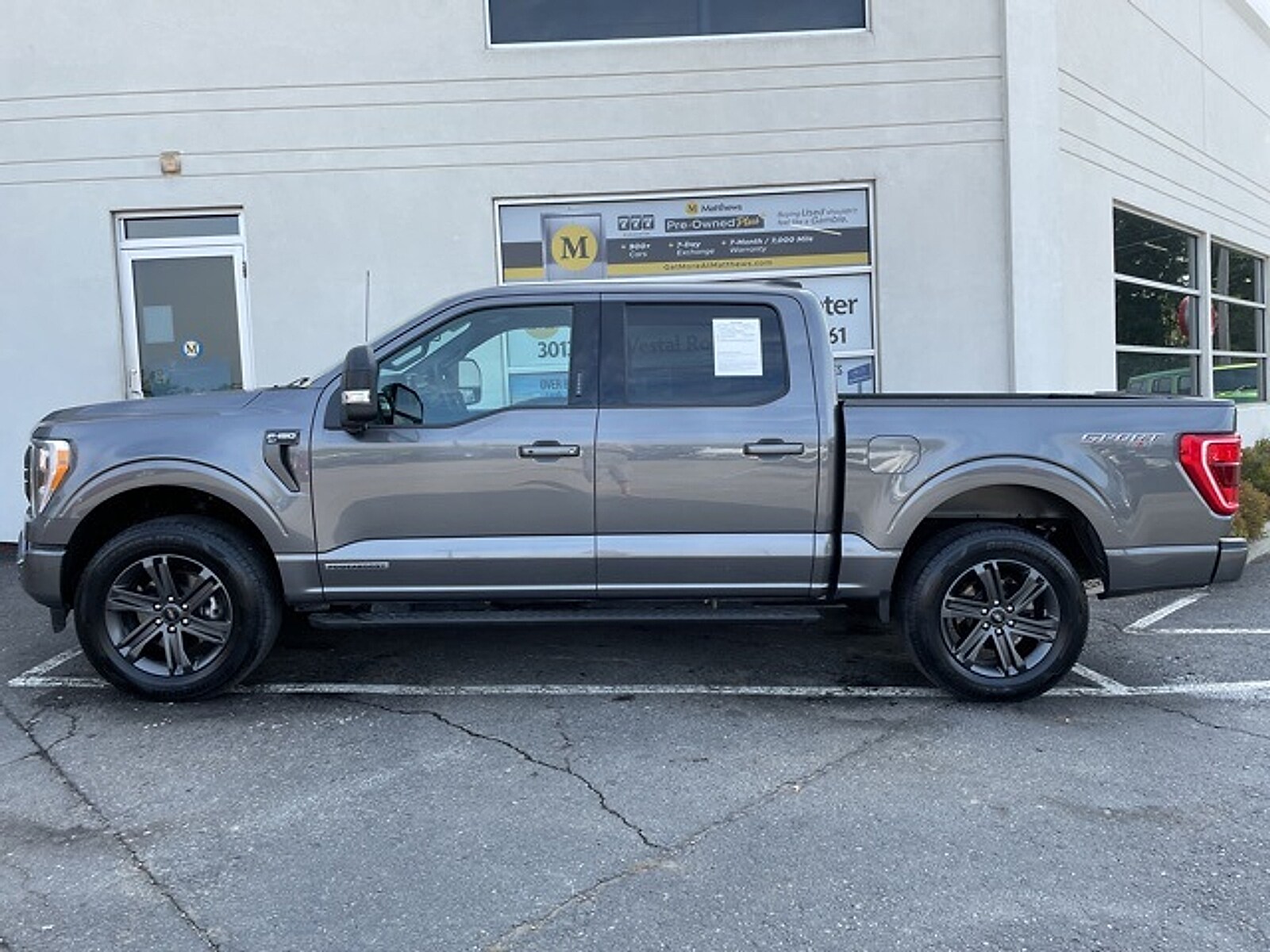 2023 Ford F-150 XLT photo 2
