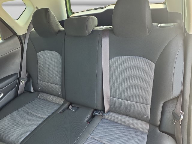 Additional photo of vehicle.