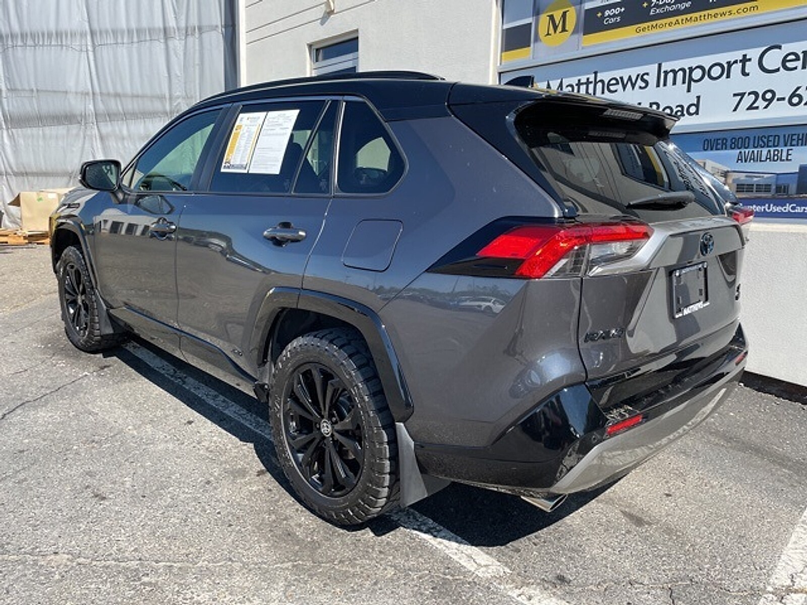 2022 Toyota RAV4 Hybrid XSE photo 2
