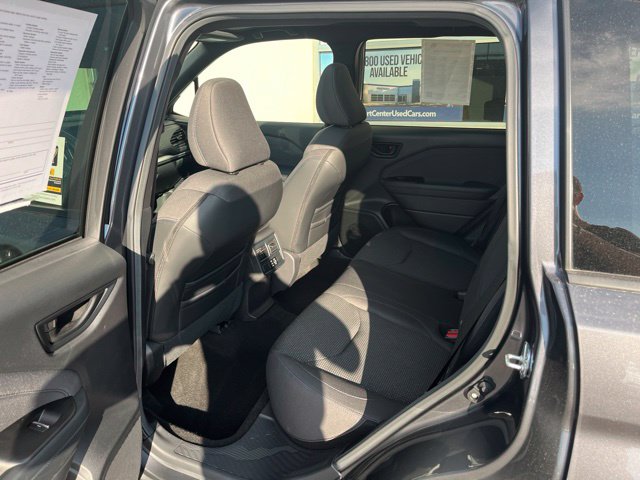Additional photo of vehicle.