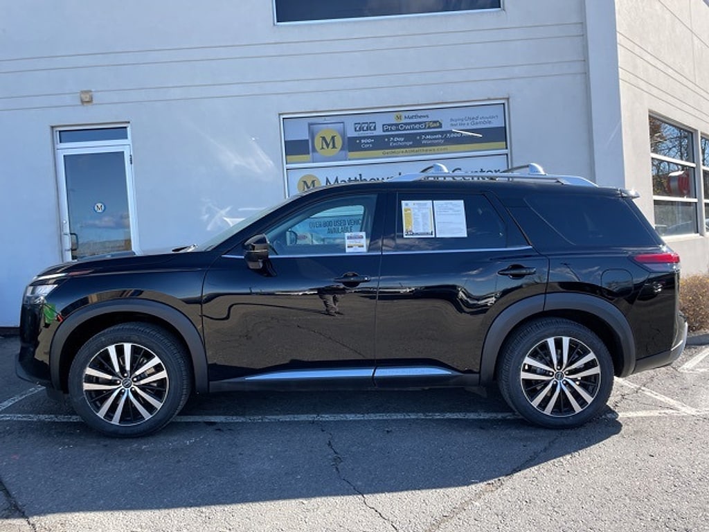 Used 2023 Nissan Pathfinder Platinum SUV