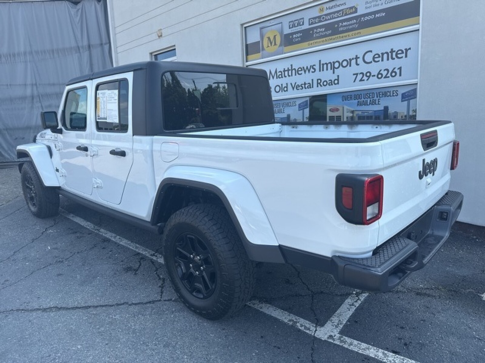 2021 Jeep Gladiator Sport photo 3