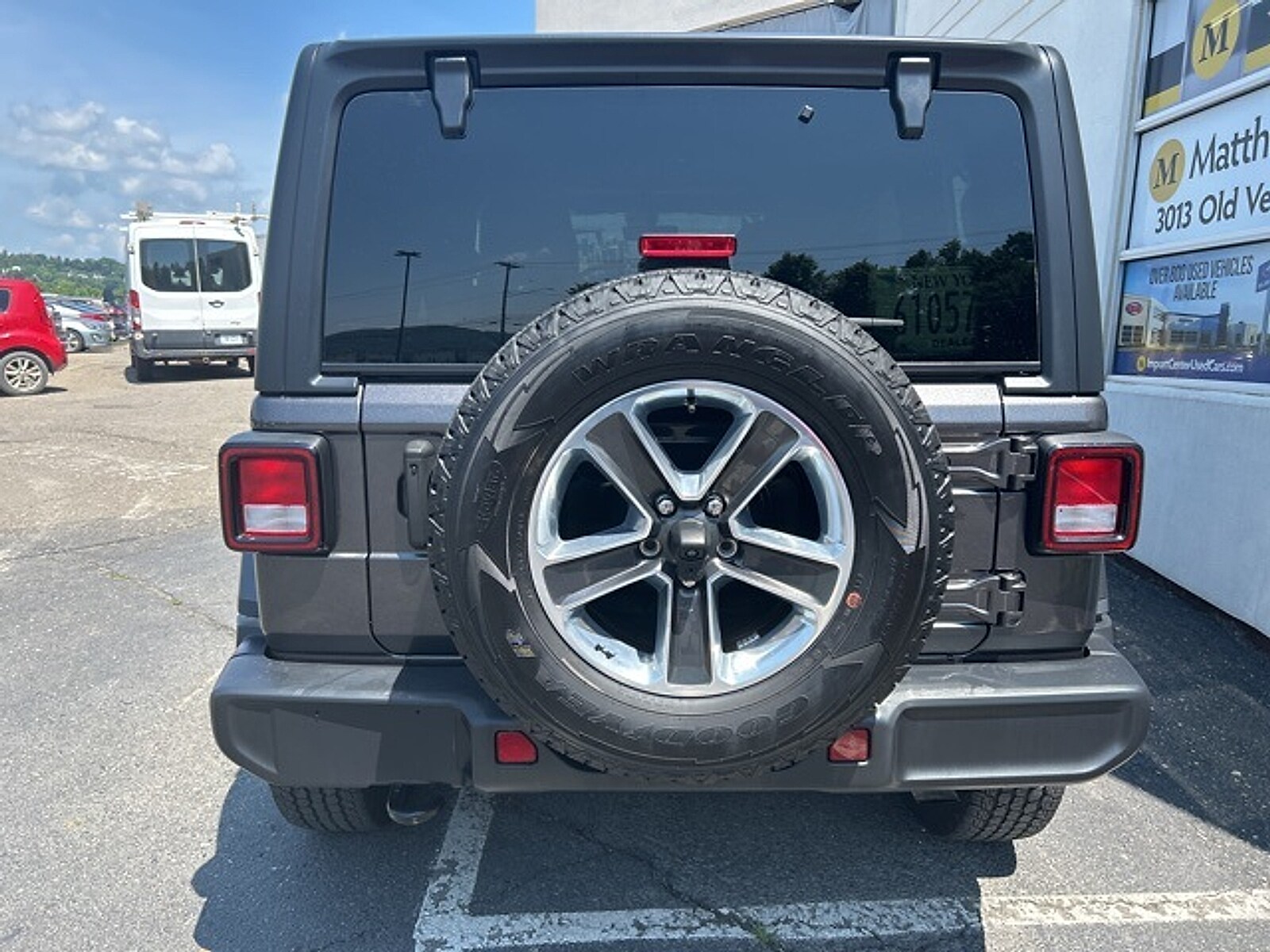2022 Jeep Wrangler Unlimited Sahara photo 4
