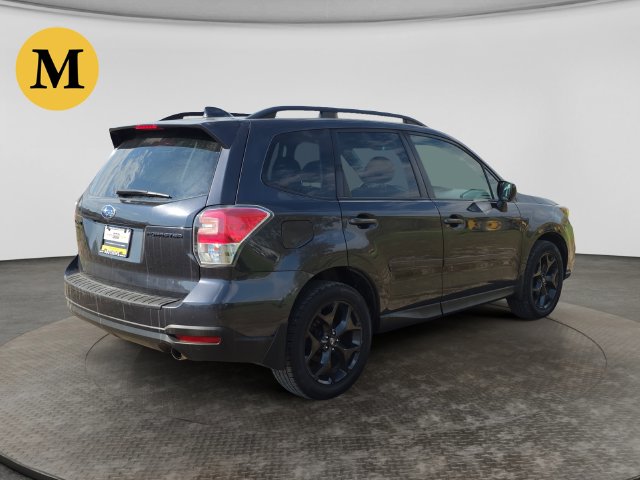 Additional photo of vehicle.