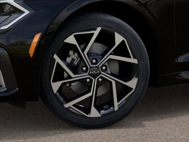 2025 Kia K5 EX - Photo 9