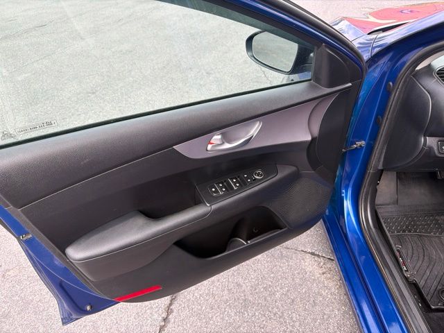 2024 Kia Forte LXS - Photo 17