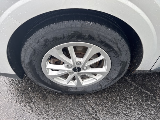 2022 Kia Carnival LX photo 2