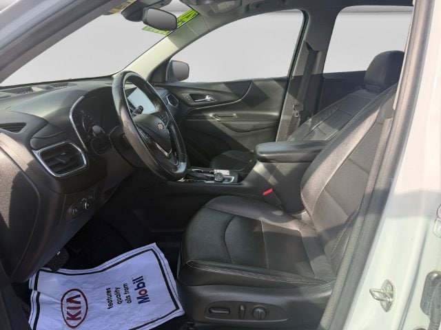 Additional photo of vehicle.