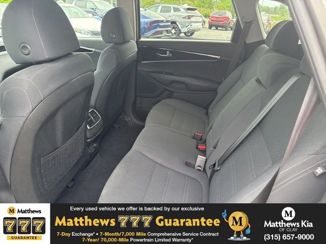 2019 Kia Sorento LX AT's photo