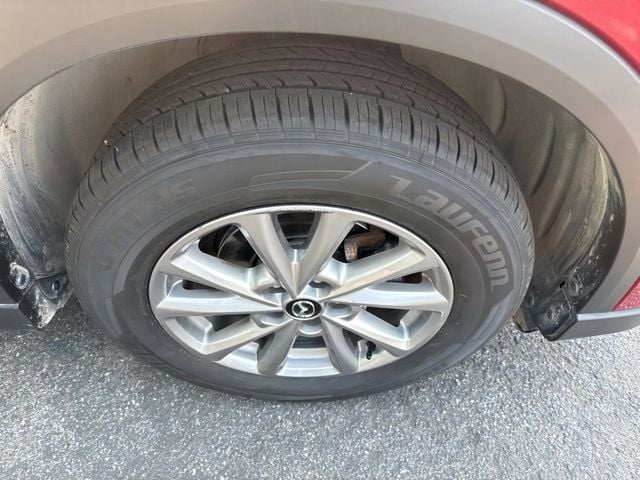 Additional photo of vehicle.