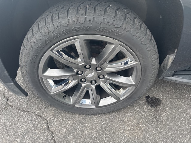 2020 Chevrolet Suburban LT photo 4