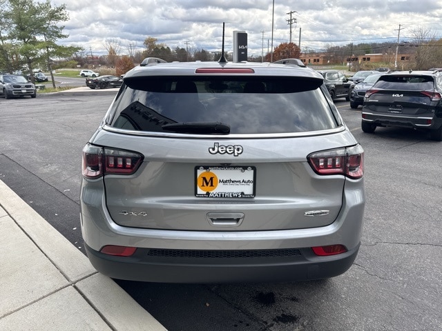 2022 Jeep Compass Latitude photo 3