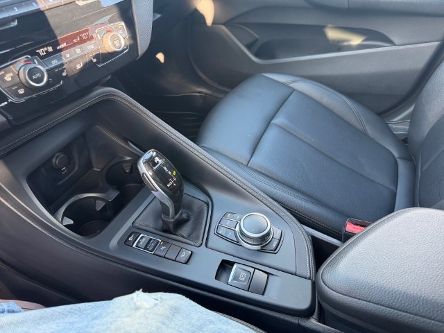 Additional photo of vehicle.