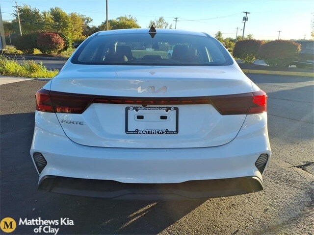2023 Kia Forte LXS photo 4