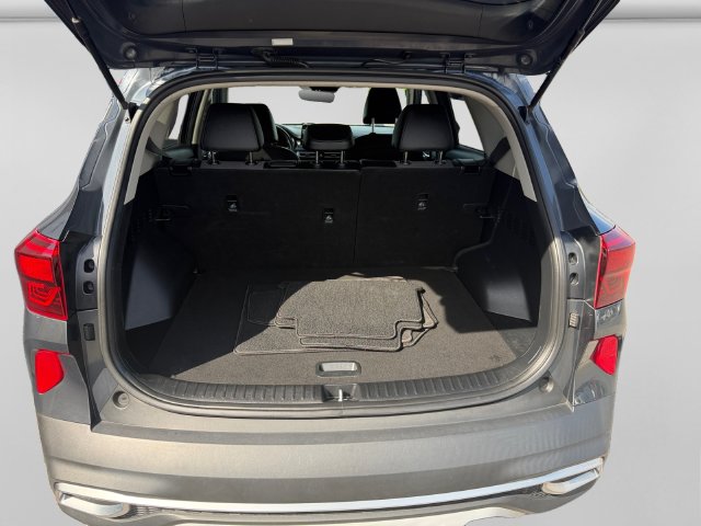 Additional photo of vehicle.