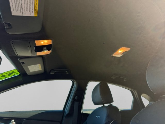 Additional photo of vehicle.