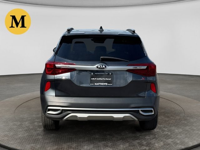 Additional photo of vehicle.