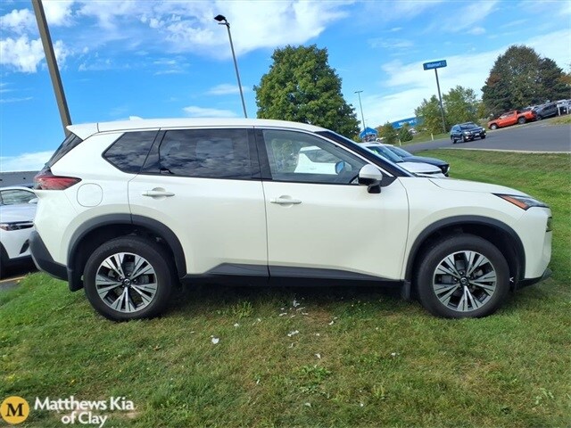 2021 Nissan Rogue SV photo 2
