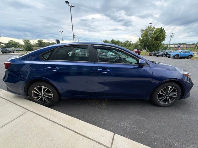 2024 Kia Forte LXS - Photo 6
